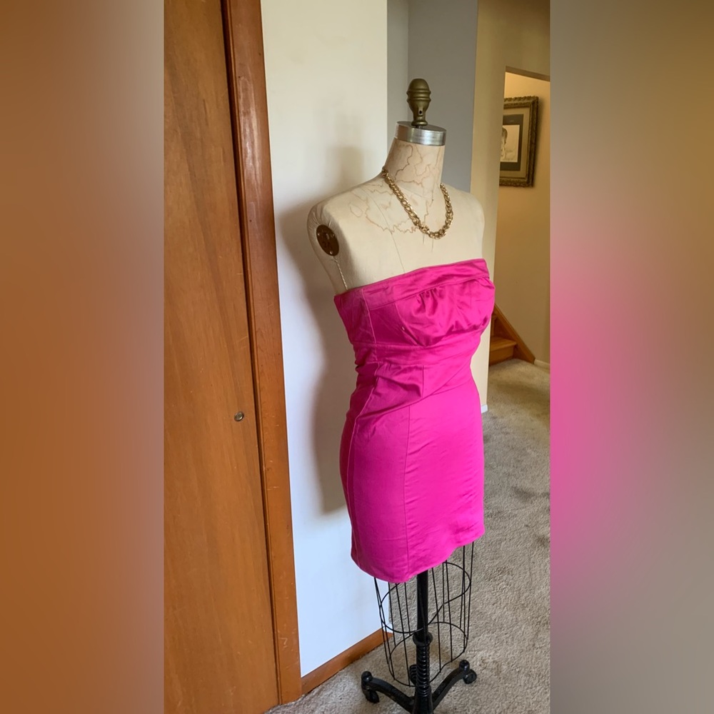 Barbie, pink strapless side zipper dress from H & M size 6 like new